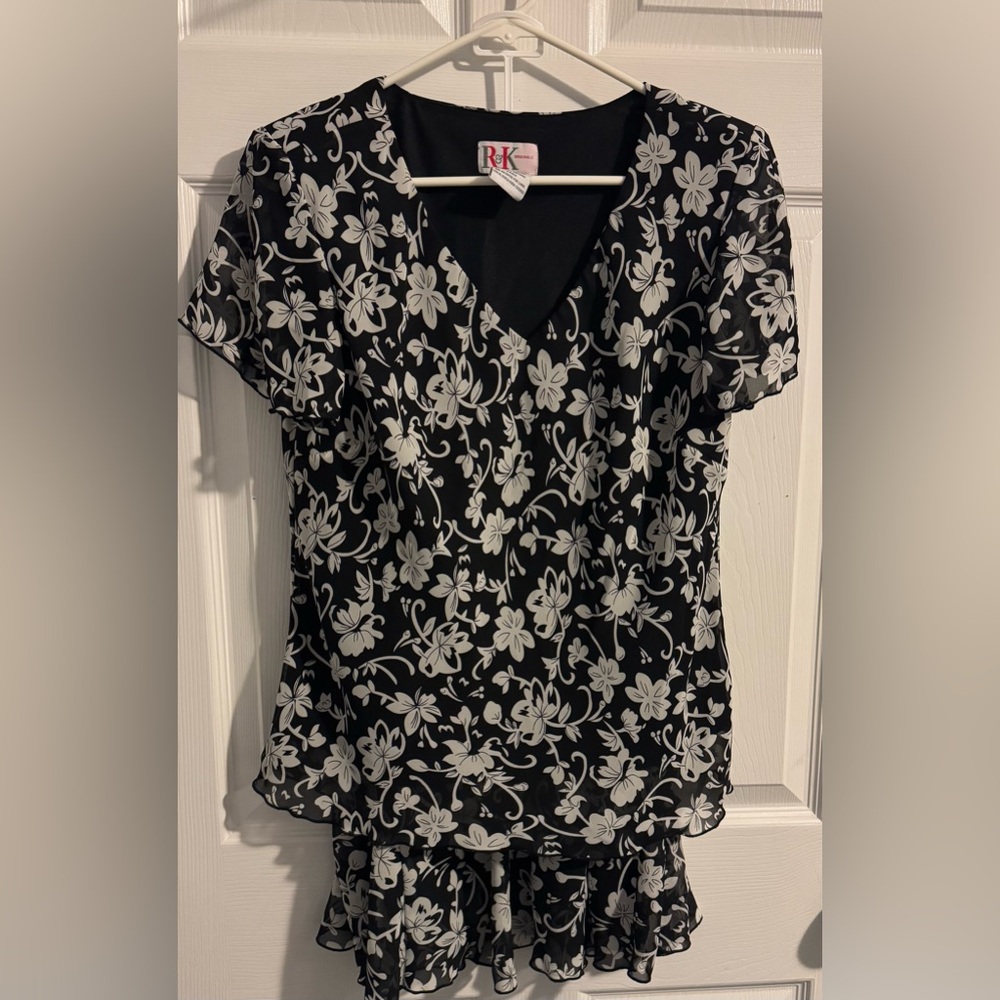 Floral Black and Cream Women's 2 piece set sz 14 Lined Fluted Skirt and Blouse